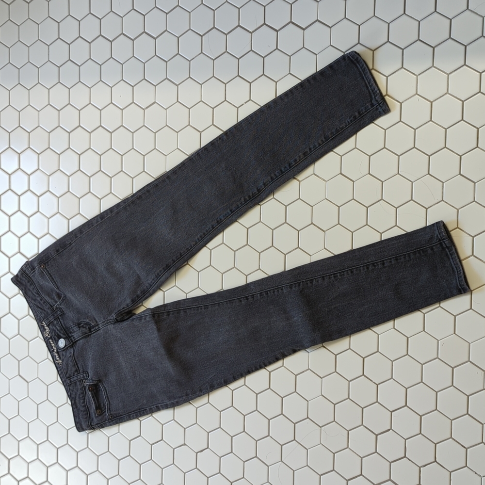 EUC Women's American Eagle black skinny jeans, size 4